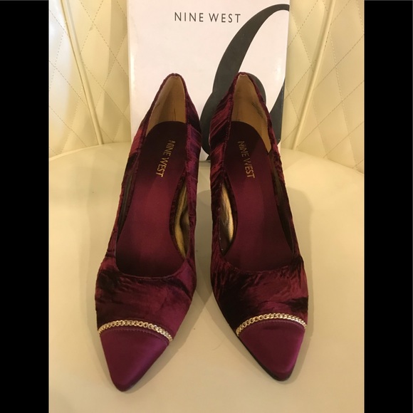 NEW Nine West Velvet Shoes - Picture 2 of 9